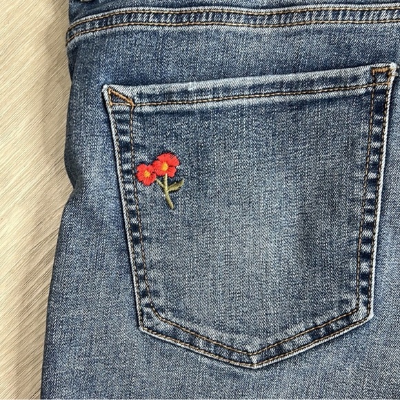 Express 4 floral denim shorts - Picture 5 of 8